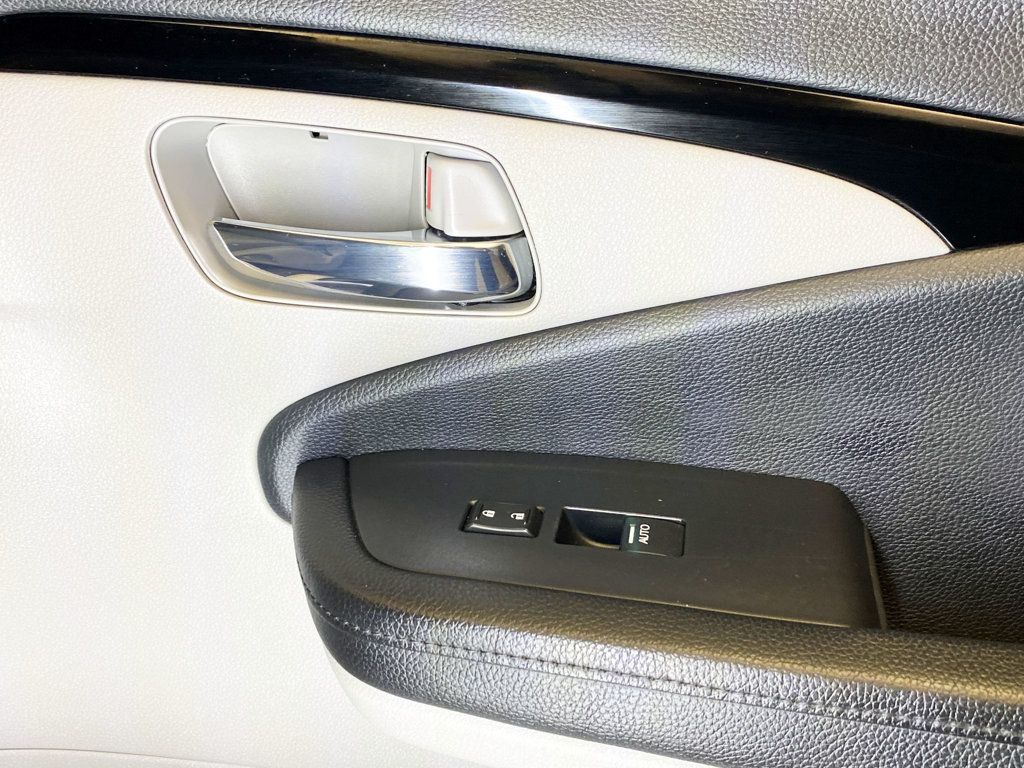 2017 Honda Pilot Touring AWD - 22948243 - 44