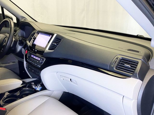 2017 Honda Pilot Touring AWD - 22948243 - 47