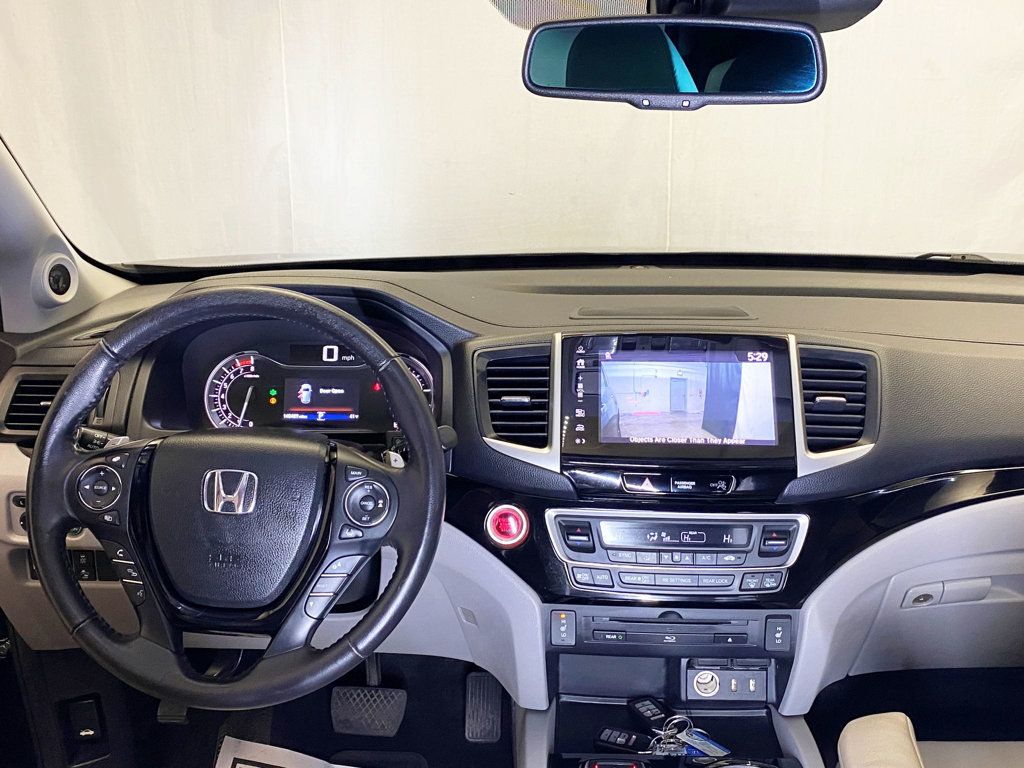 2017 Honda Pilot Touring AWD - 22948243 - 48