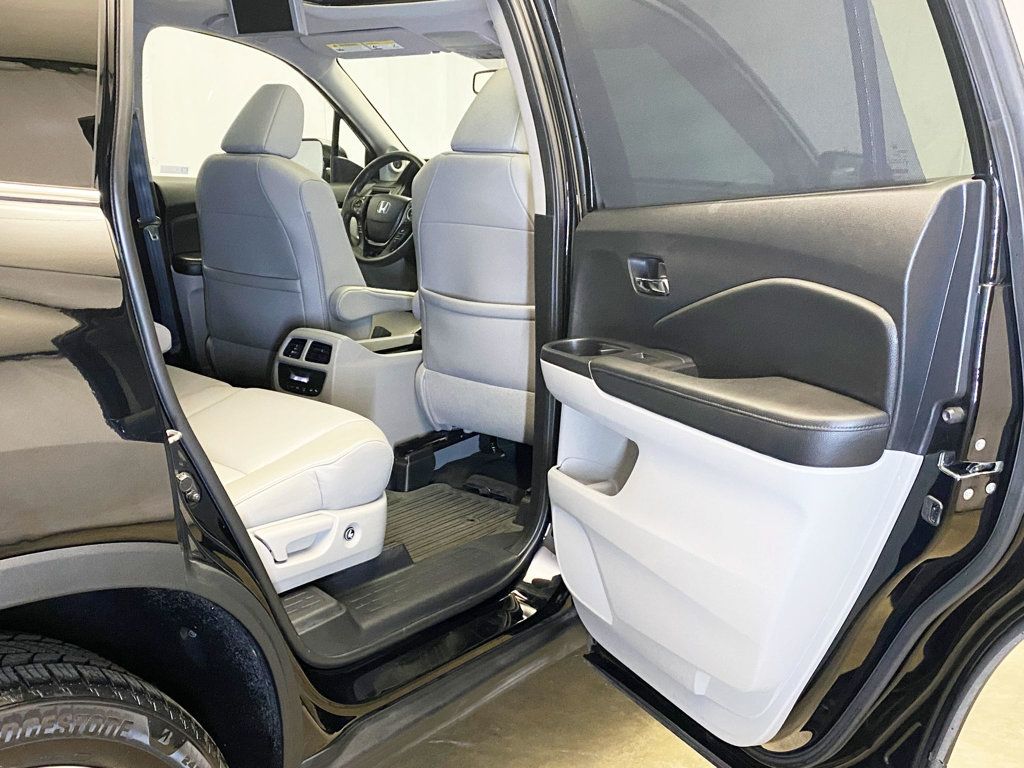 2017 Honda Pilot Touring AWD - 22948243 - 49