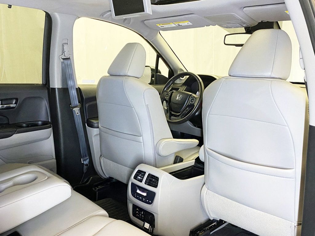 2017 Honda Pilot Touring AWD - 22948243 - 51