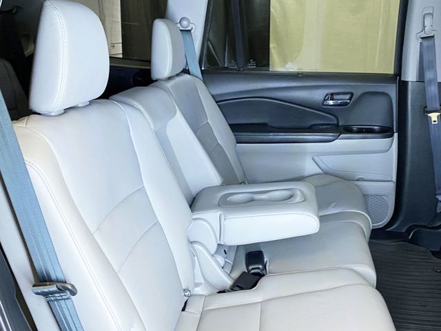 2017 Honda Pilot Touring AWD - 22948243 - 52