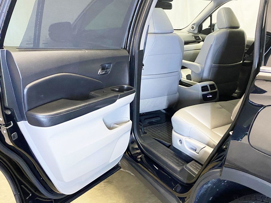 2017 Honda Pilot Touring AWD - 22948243 - 53