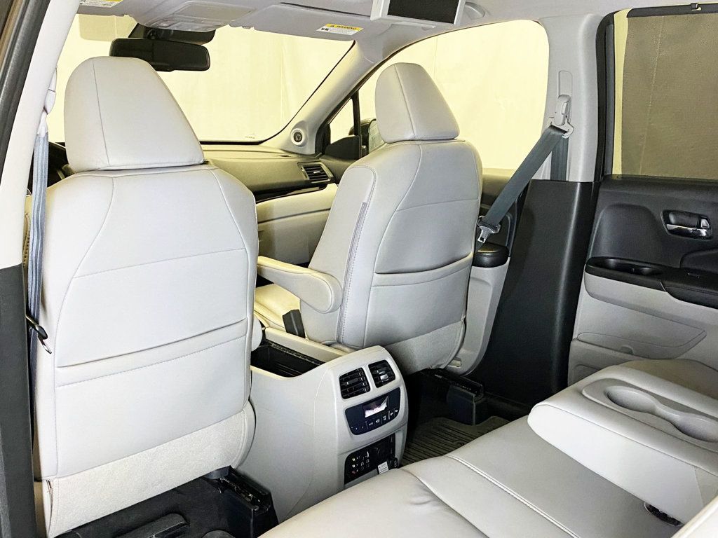 2017 Honda Pilot Touring AWD - 22948243 - 55