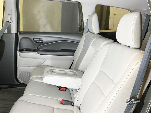 2017 Honda Pilot Touring AWD - 22948243 - 56