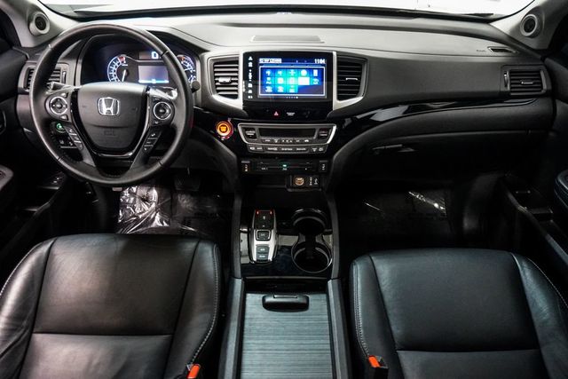 2017 Honda Pilot Touring AWD - 23078863 - 13