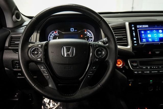 2017 Honda Pilot Touring AWD - 23078863 - 15