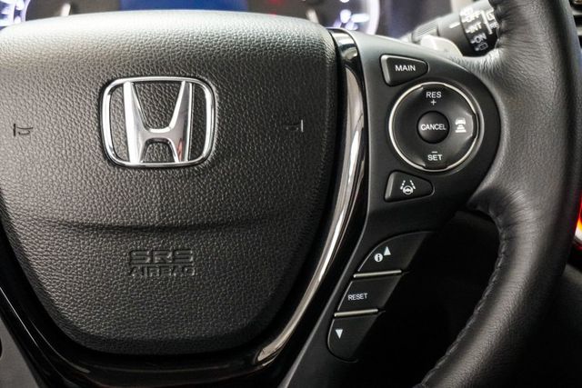 2017 Honda Pilot Touring AWD - 23078863 - 16