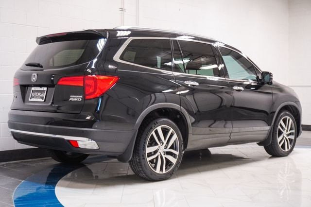 2017 Honda Pilot Touring AWD - 23078863 - 32