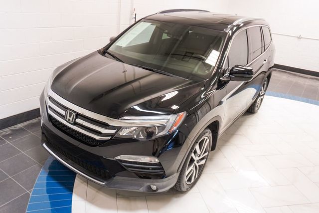 2017 Honda Pilot Touring AWD - 23078863 - 40