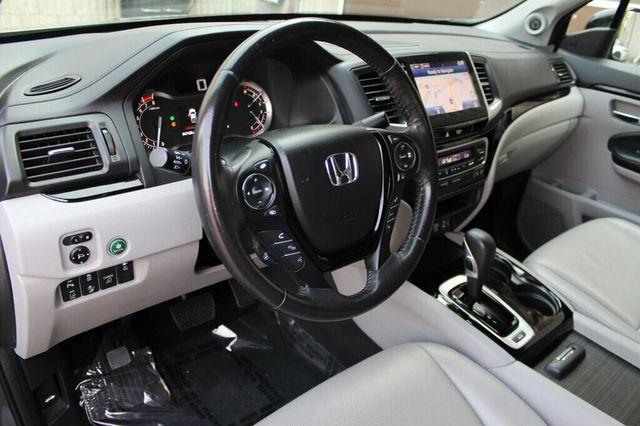 2017 Honda Ridgeline AWD RTL-E CREW CAB W/ NAVIGATION, MOONROOF, LEATHER - 23052737 - 24