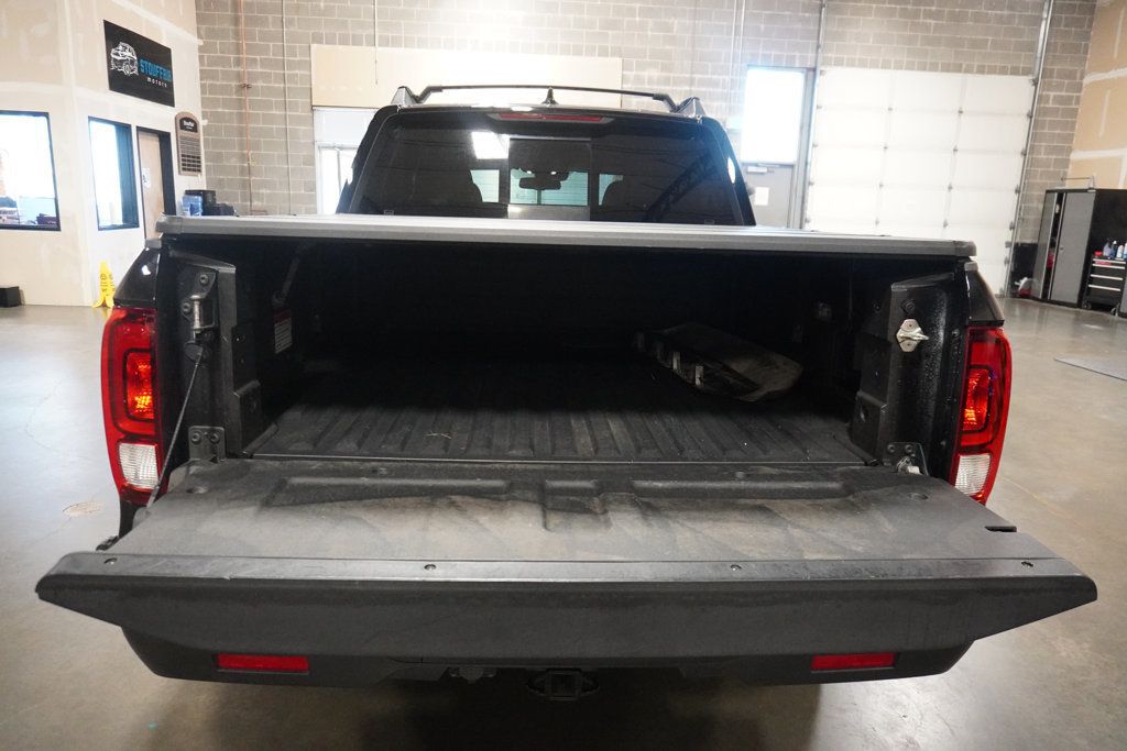 2017 Honda Ridgeline Black Edition photo 10