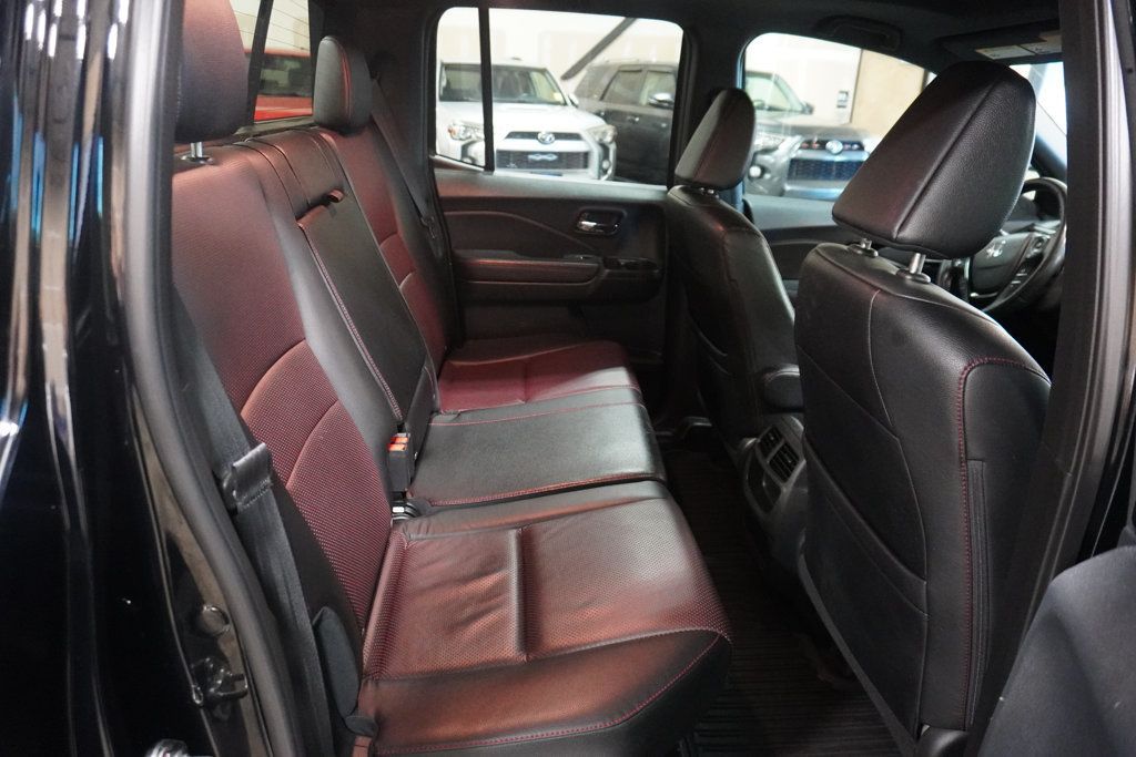 2017 Honda Ridgeline Black Edition photo 3