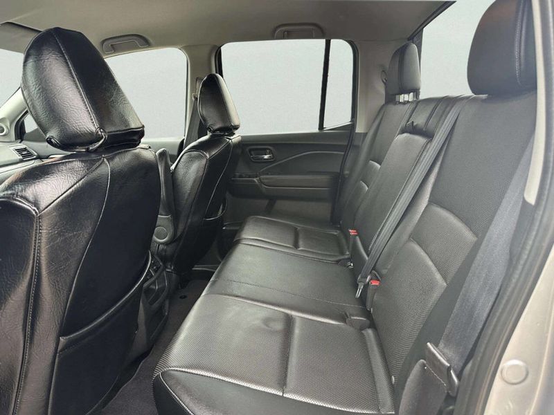 2017 Honda Ridgeline RTL-T 4x4 Crew Cab - 23026738 - 11