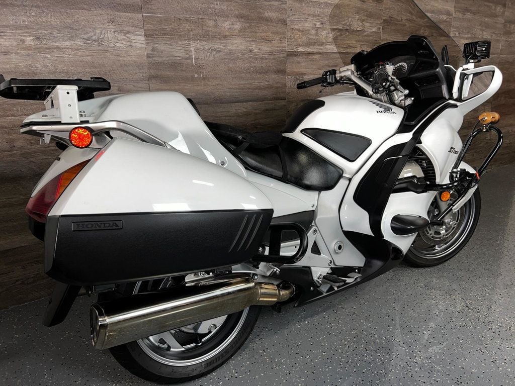 2017 Honda ST1300 LOW MILES! - 22594560 - 2