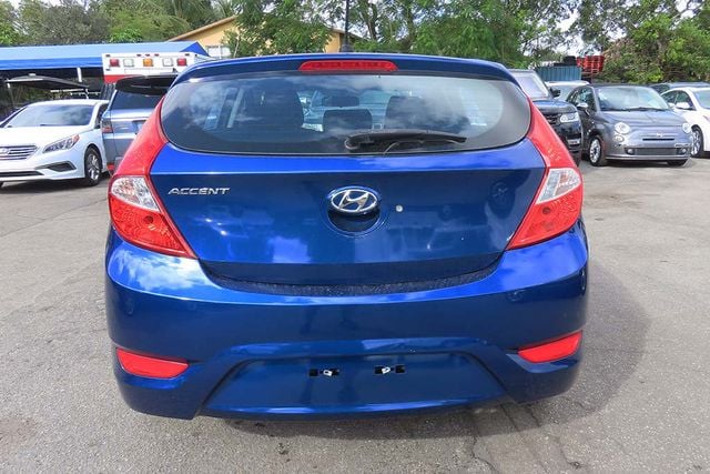 2017 HYUNDAI ACCENT SE Hatchback Automatic - 22632271 - 8