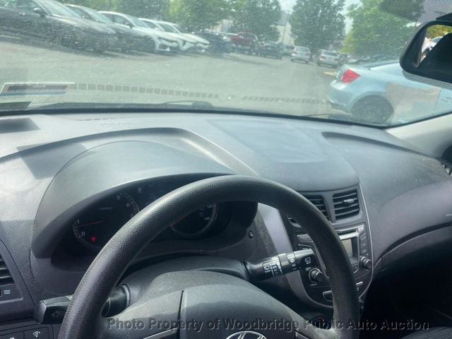 2017 Hyundai Accent SE Hatchback Automatic - 23019328 - 6