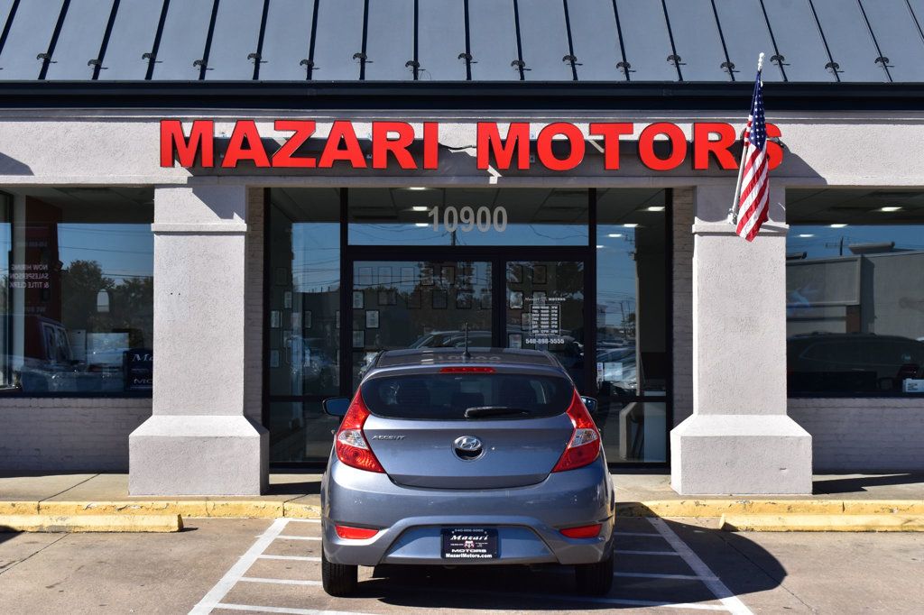 2017 Hyundai Accent SE Hatchback Automatic - 23100114 - 11