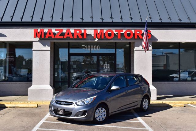 2017 Hyundai Accent SE Hatchback Automatic - 23100114 - 1