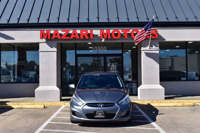 2017 Hyundai Accent SE Hatchback Automatic - 23100114 - 4