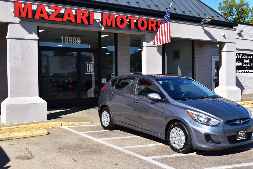2017 Hyundai Accent SE Hatchback Automatic - 23100114 - 7