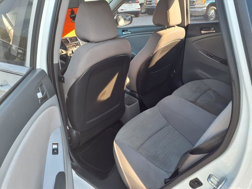 2017 Hyundai Accent SE Hatchback Automatic - 22918792 - 12