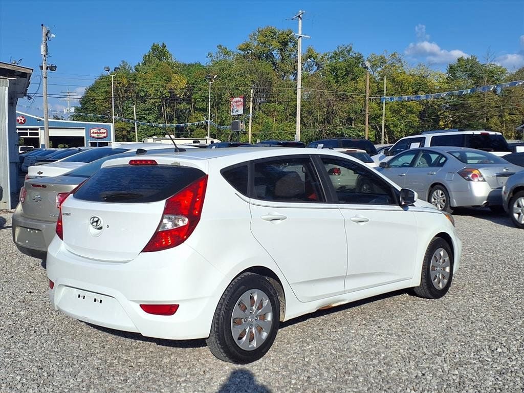 2017 Hyundai Accent SE Hatchback Automatic - 22918792 - 1