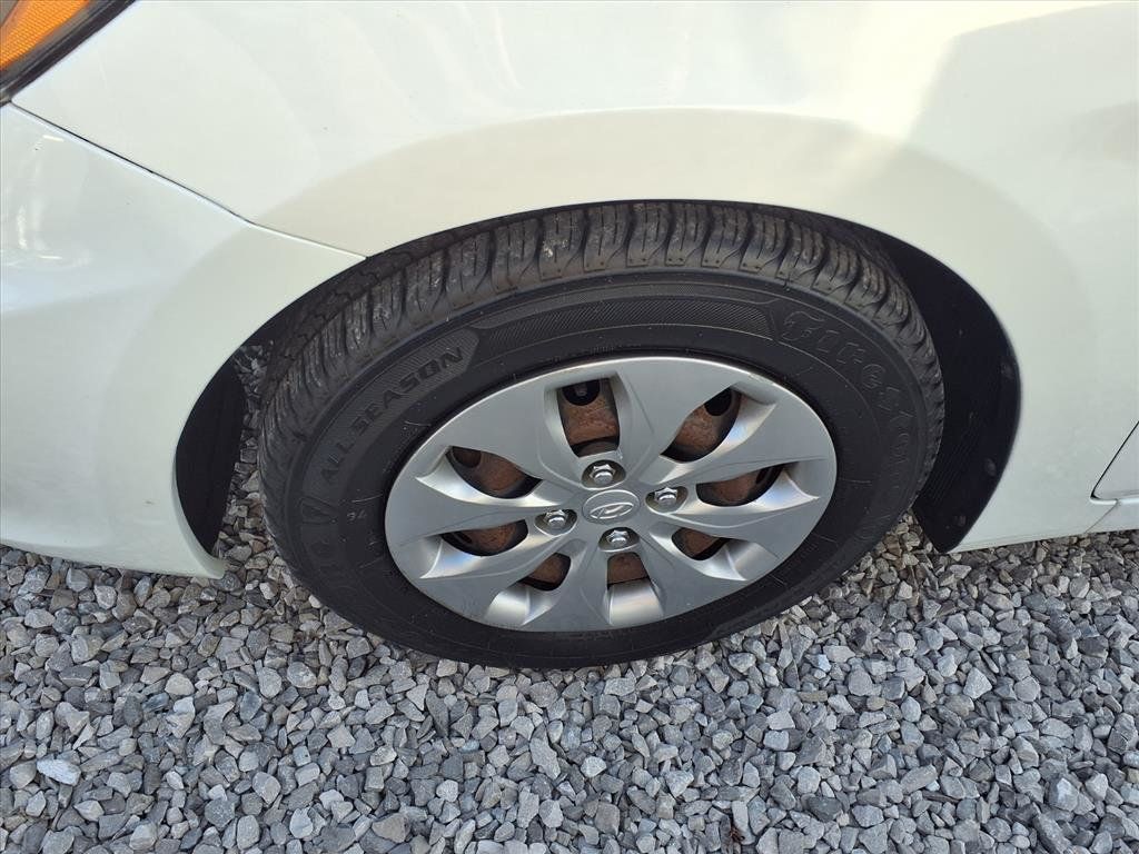 2017 Hyundai Accent SE Hatchback Automatic - 22918792 - 4