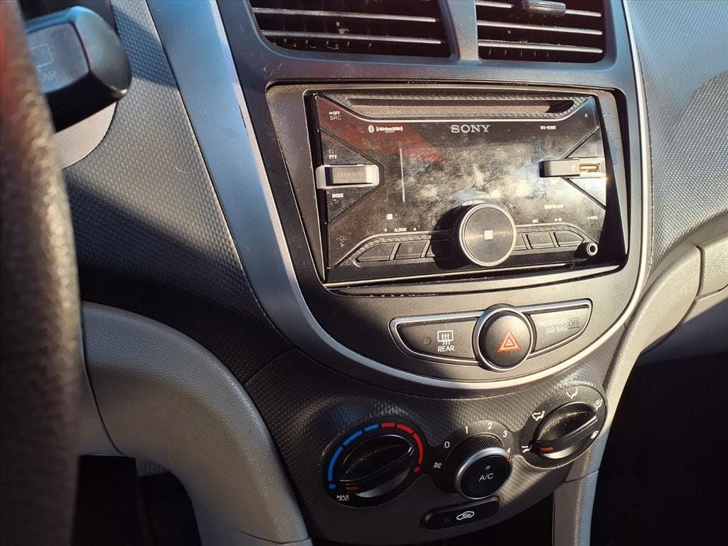 2017 Hyundai Accent SE Hatchback Automatic - 22918792 - 8