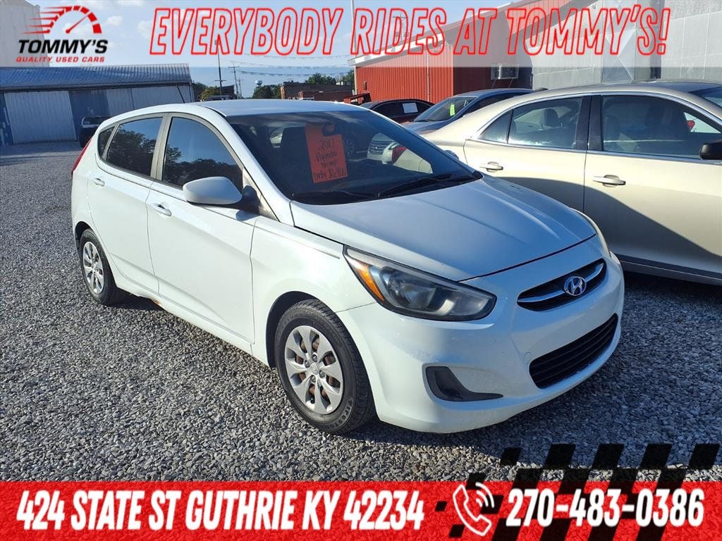 2017 Hyundai Accent SE Hatchback Automatic - 22989435 | Video 1