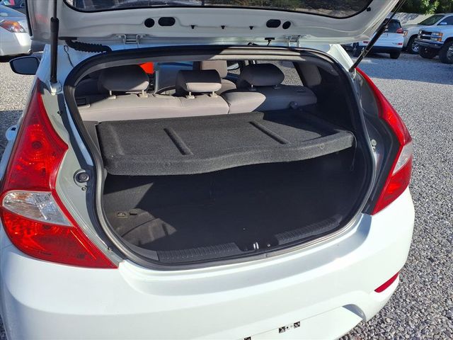 2017 Hyundai Accent SE Hatchback Automatic - 22989435 - 14