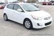 2017 Hyundai Accent SE Hatchback Manual - 22710471 - 3