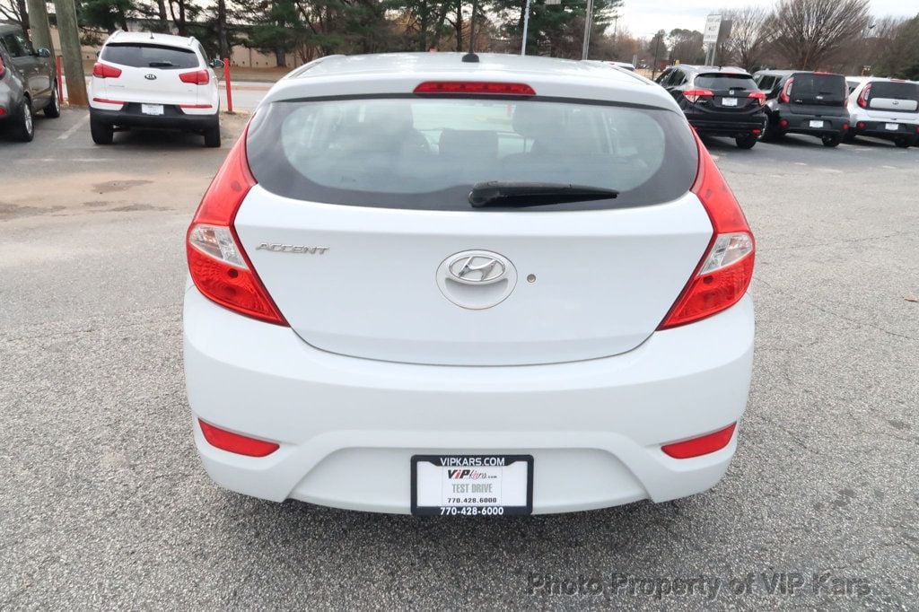 2017 Hyundai Accent SE Hatchback Manual - 22710471 - 5