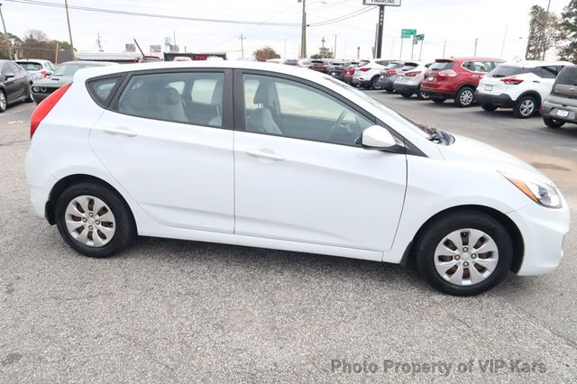 2017 Hyundai Accent SE Hatchback Manual - 22710471 - 6