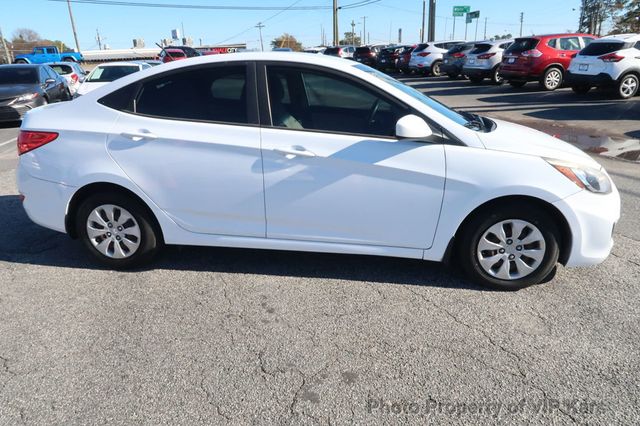 2017 Hyundai Accent SE Sedan Automatic - 22707453 - 5