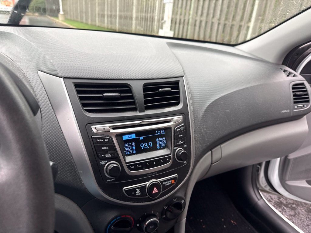 2017 Hyundai Accent SE Sedan Automatic - 23095902 - 10