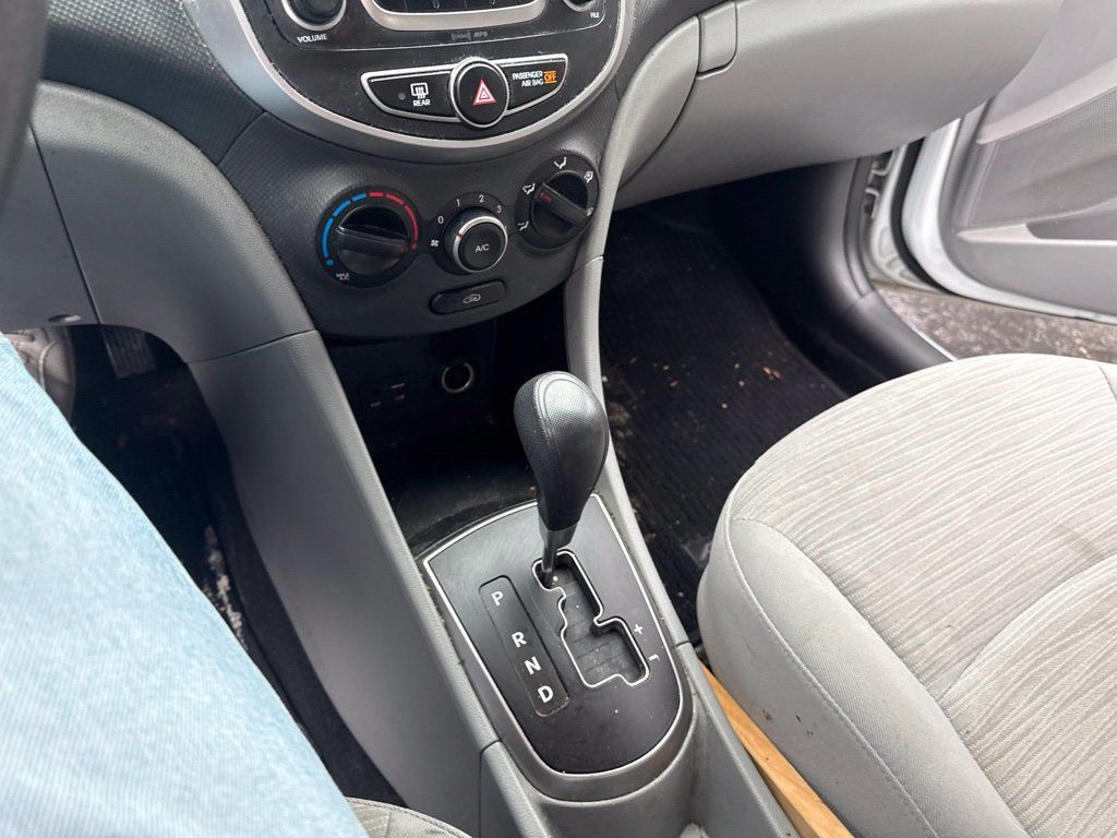 2017 Hyundai Accent SE Sedan Automatic - 23095902 - 11