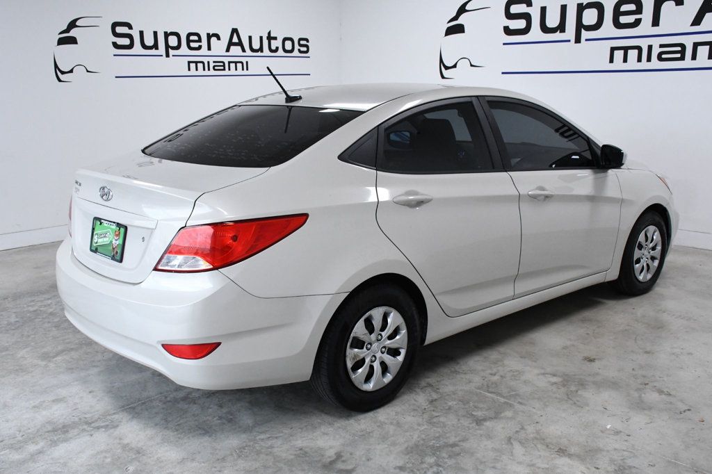 2017 Hyundai Accent SE Sedan Automatic - 22700038 - 3