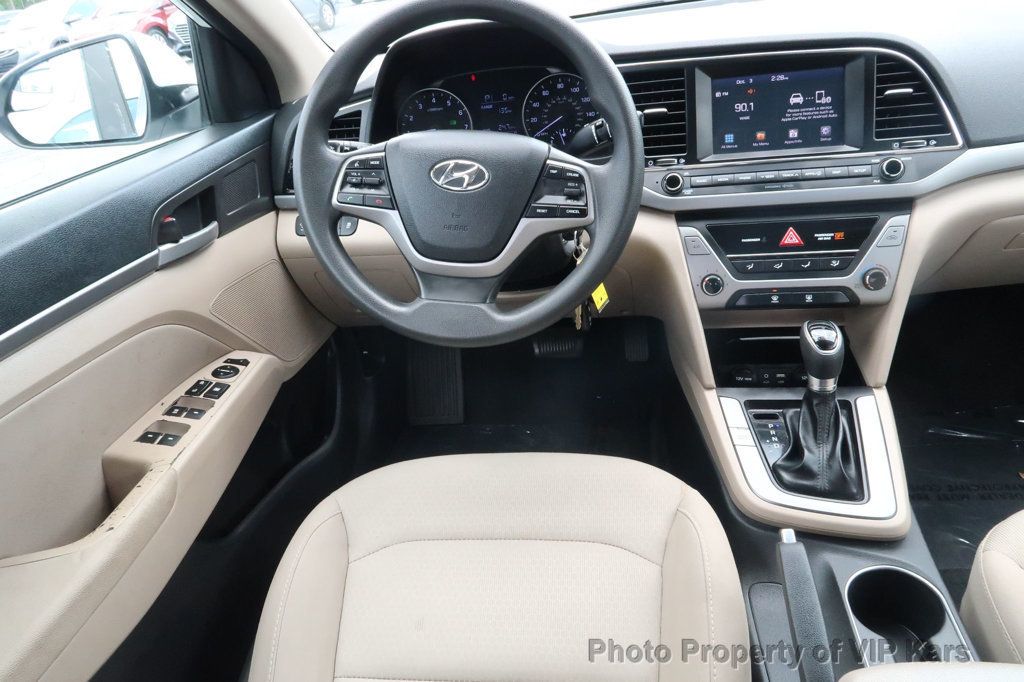 2017 Hyundai Elantra  - 22619181 - 18