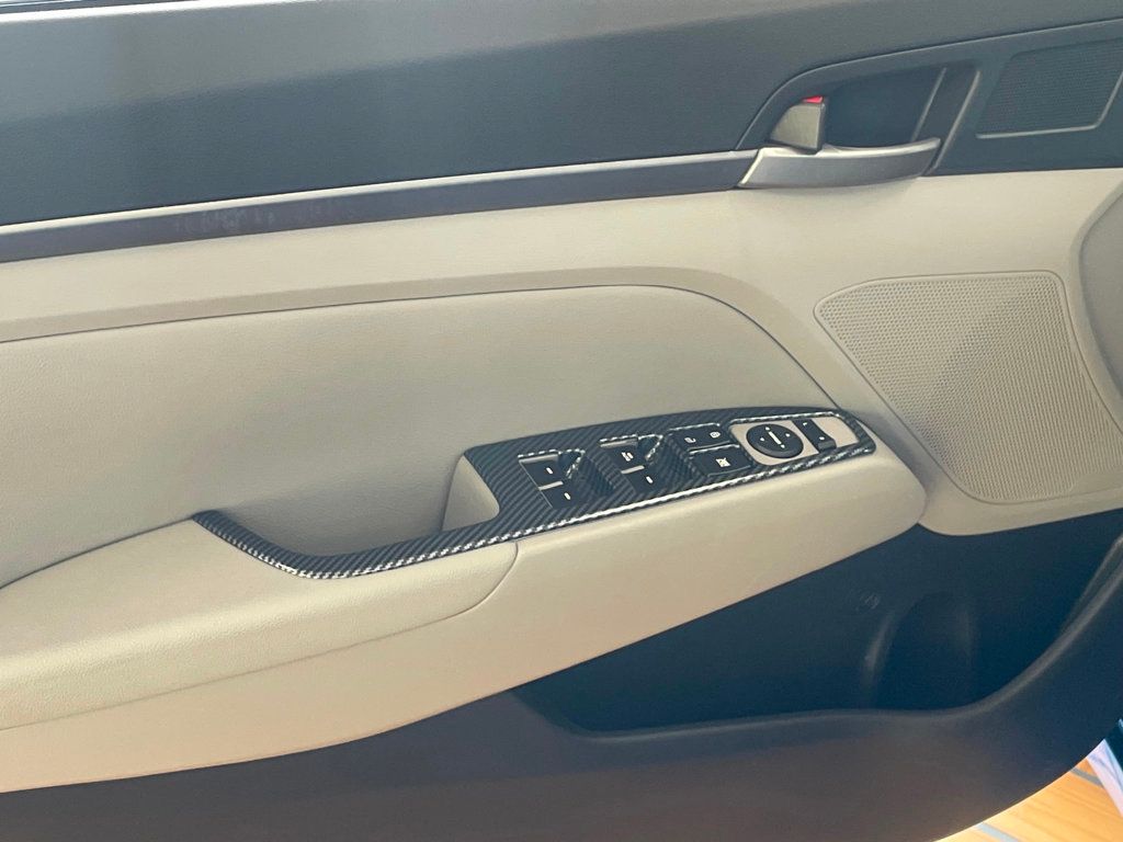 2017 Hyundai Elantra Limited 2.0L Automatic - 22919604 - 18