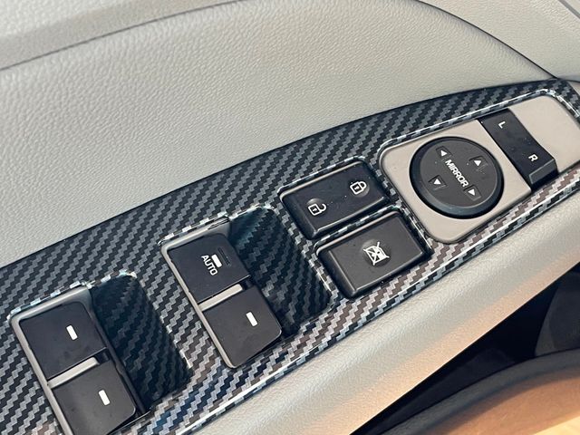 2017 Hyundai Elantra Limited 2.0L Automatic - 22919604 - 19