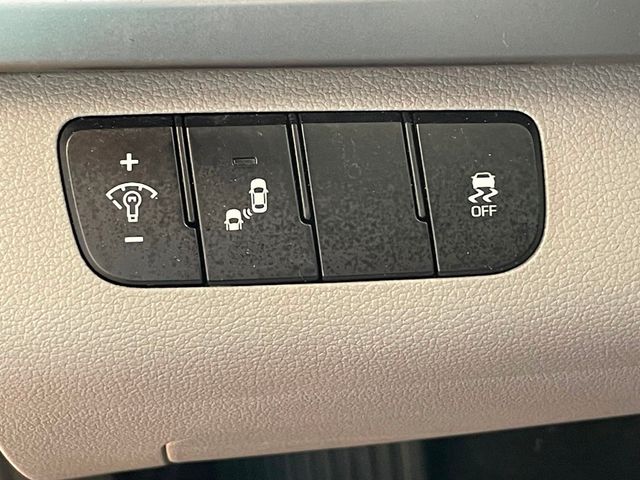 2017 Hyundai Elantra Limited 2.0L Automatic - 22919604 - 21