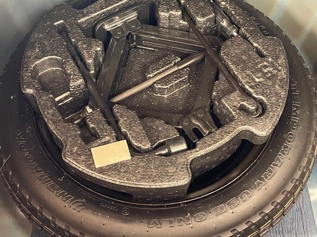 2017 Hyundai Elantra Limited 2.0L Automatic - 22919604 - 26