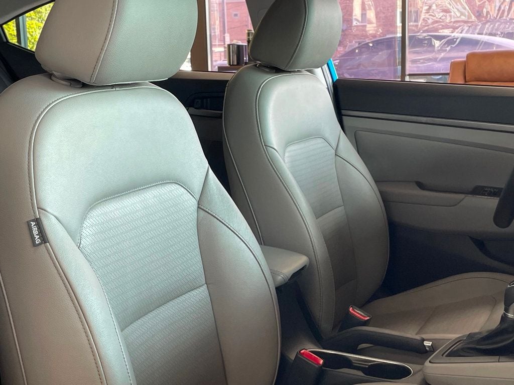 2017 Hyundai Elantra Limited 2.0L Automatic - 22919604 - 29