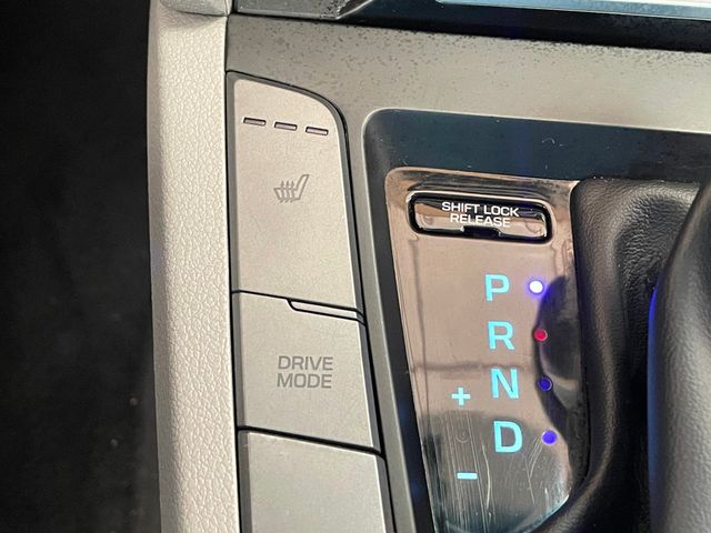 2017 Hyundai Elantra Limited 2.0L Automatic - 22919604 - 38