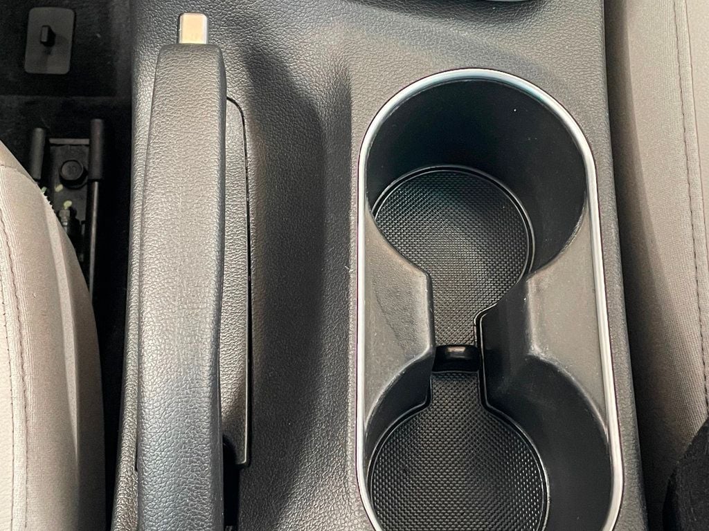 2017 Hyundai Elantra Limited 2.0L Automatic - 22919604 - 39