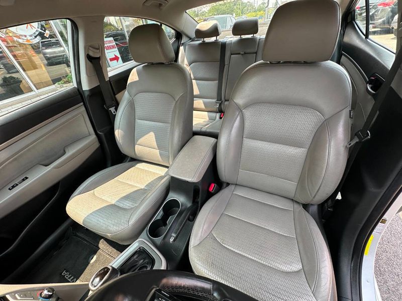 2017 Hyundai Elantra Limited 4dr Sedan - 22895287 - 13