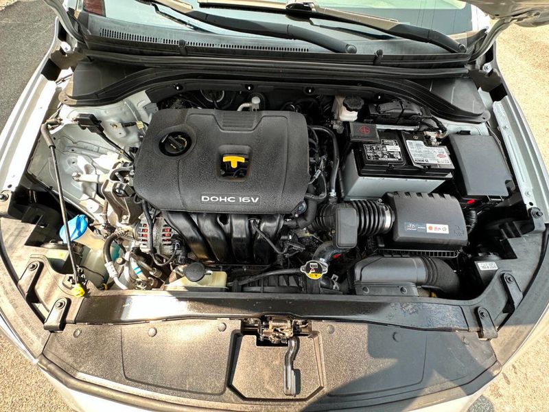 2017 Hyundai Elantra Limited 4dr Sedan - 22895287 - 26