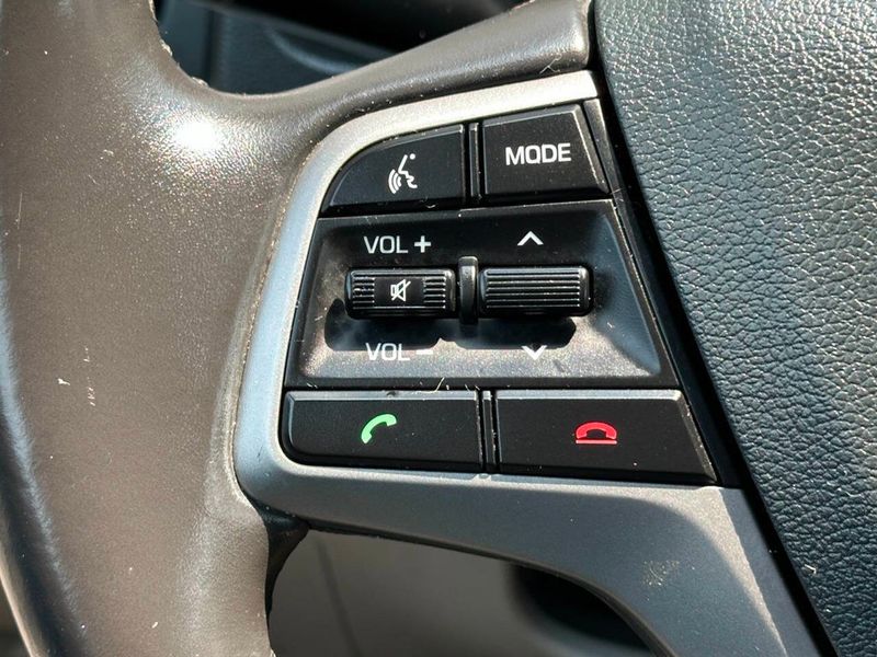 2017 Hyundai Elantra Limited 4dr Sedan - 22895287 - 32