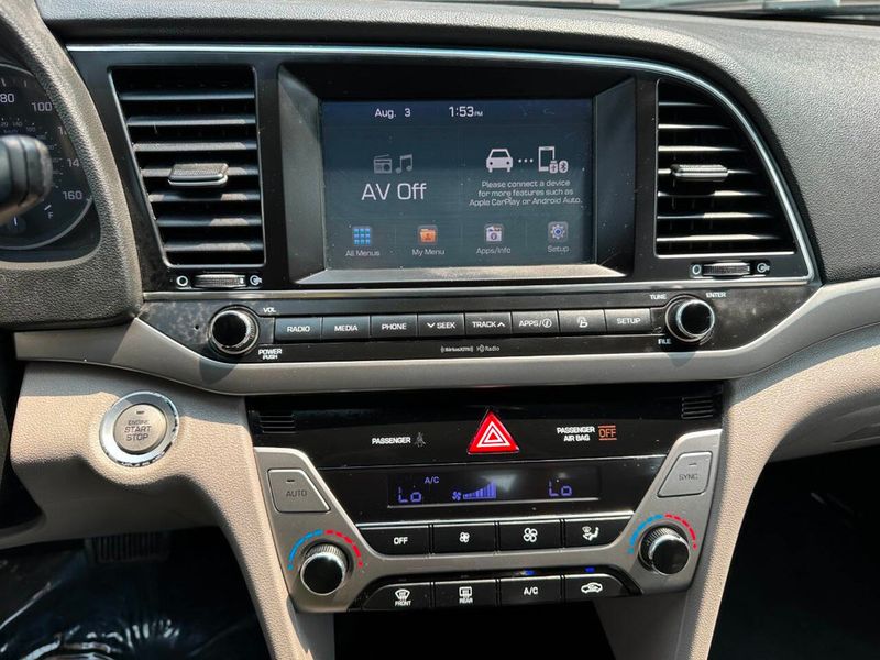 2017 Hyundai Elantra Limited 4dr Sedan - 22895287 - 36